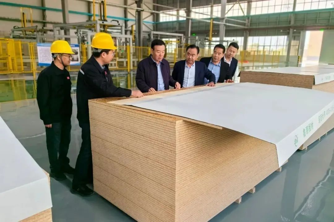 东升国际下载注册www董事长薛茂林赴江西鲁丽木业考察